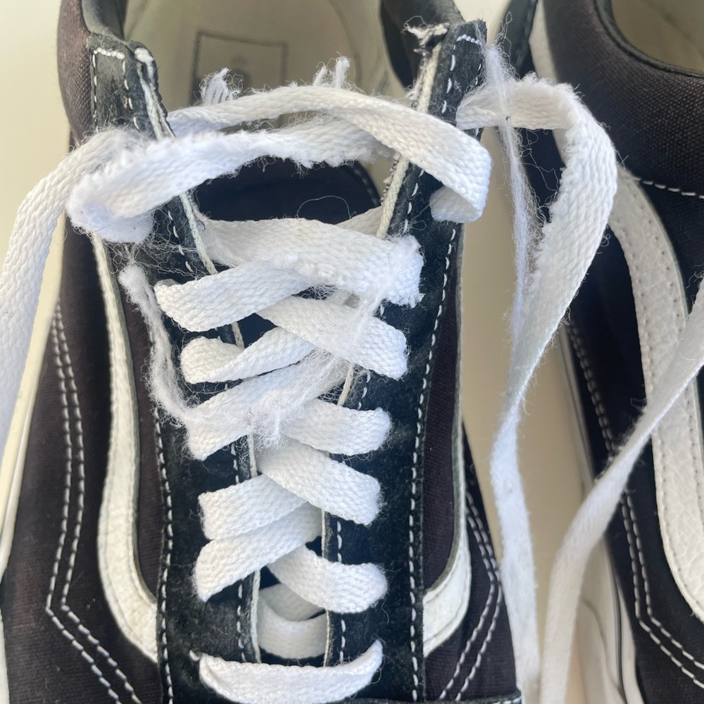 Vans Classic Black and White Men's Sneakers Size 10.5 Men - Picture 5 of 5